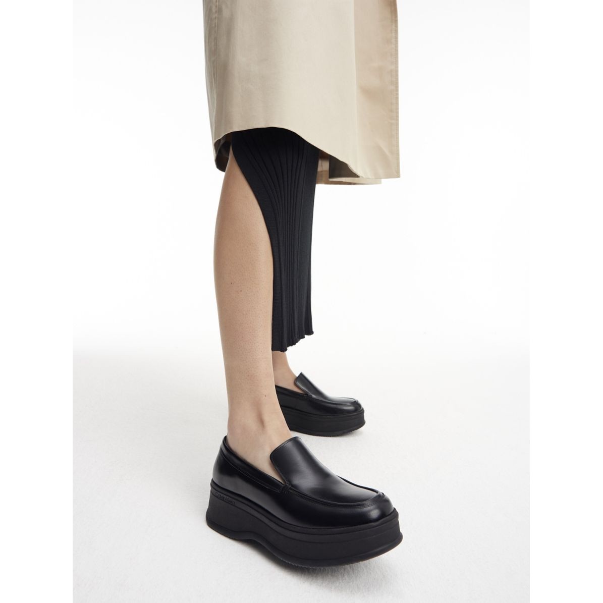 CALVIN KLEIN Loaferiai moterims, Juoda, Pitched loafer 6
